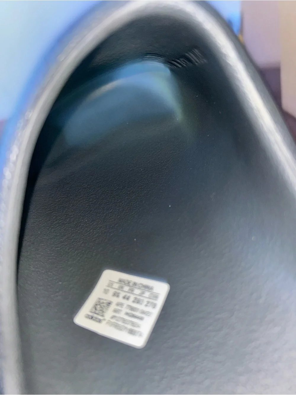 Yeezy Slide Men’s Black Onyx, Brand New!!